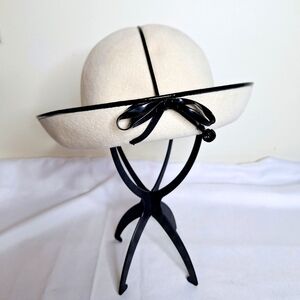 Vtg. Doris " Round About Town" 1960's old money, quite lux. 100% wool hat.